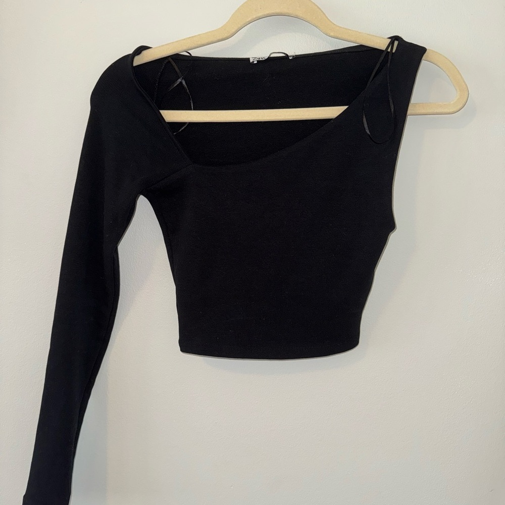 ZARA ONE SHOULDER TOP